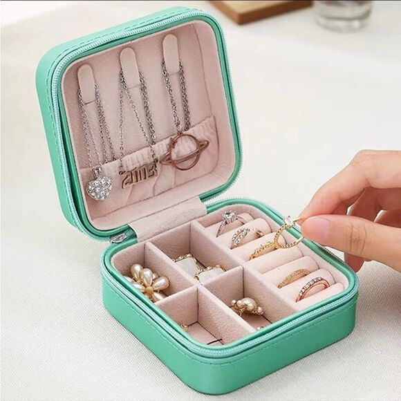 TRAVEL JEWELRY BOX - Picture 1 of 2
